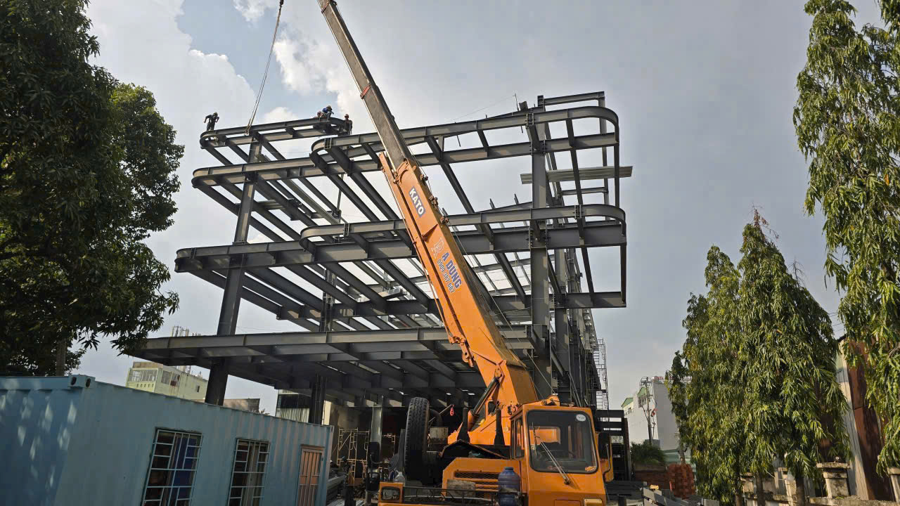 Nhà điều hành dự án Happy One Mori được xây dựng kiên cố, với tổng đầu tư 100 tỷ đồng