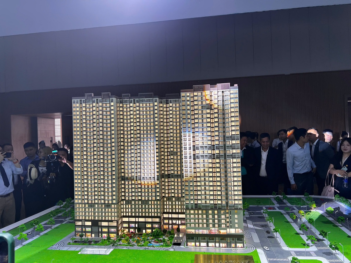 Sa bàn dự án Happy One Mori